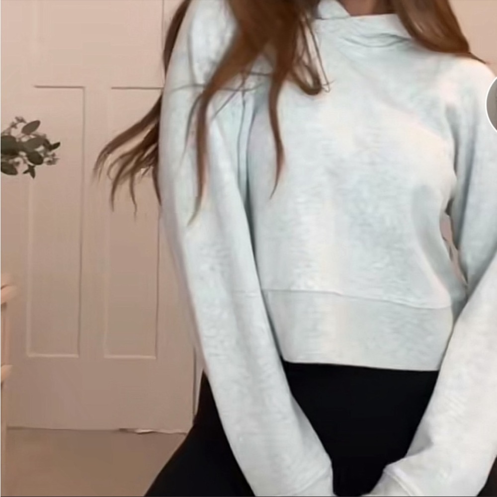 ❤️LULULEMON LOUNGEFUL CROPPED HOODIE/JACKET-HEATHERED ULTRA LIGHT GREY-14❤️ - Picture 1 of 16